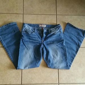 Lei Ashley Low Rise boot cut jeans 7s