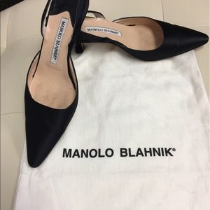 Auth MANOLO BLAHNIK Carolyne satin sling backs.