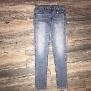 Light Wash American Eagle High Rise Jegging