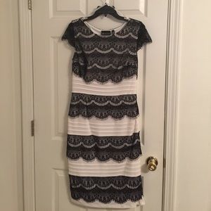 Dress with Lace accents.