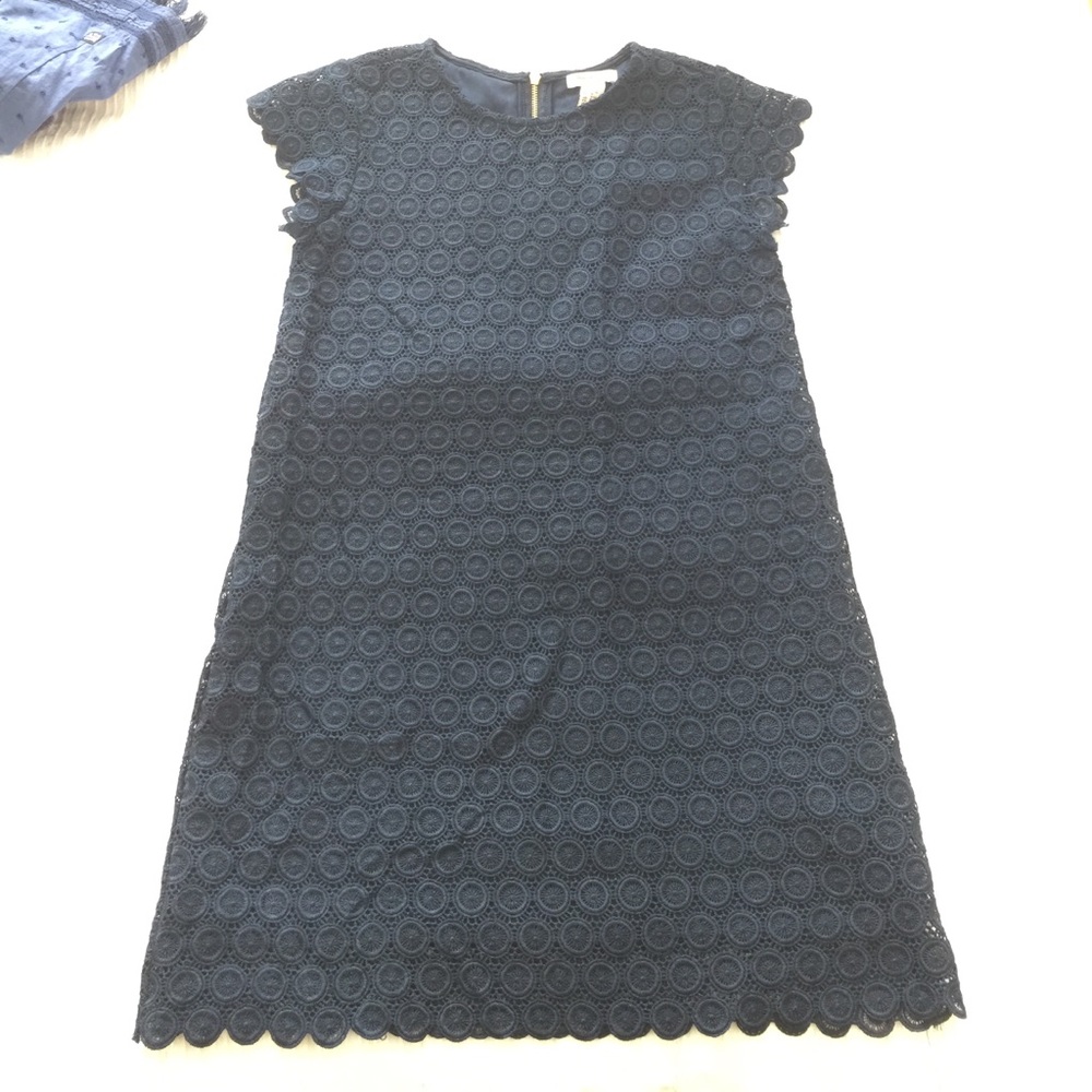 Girls Forever 21 lace dress in navy