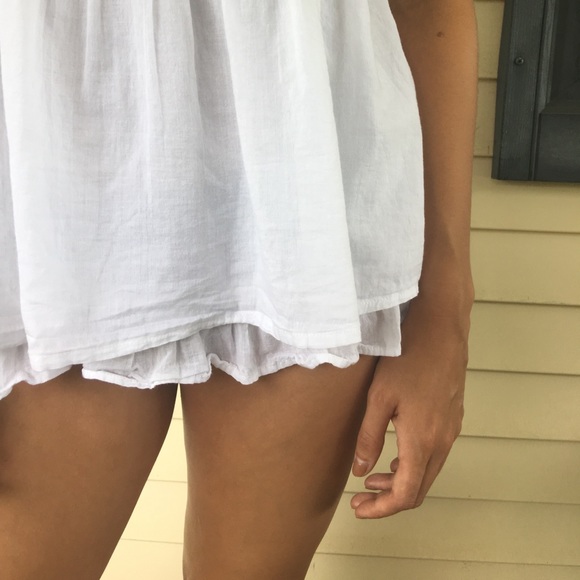 Beautiful White Summer Spaghetti-Strap Shirt - Picture 6 of 7