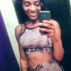 Meet your Posher, Deshona