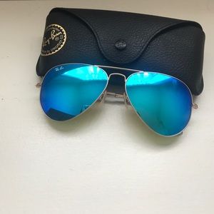 Ray-Ban large mirrored blue aviator sunglasses