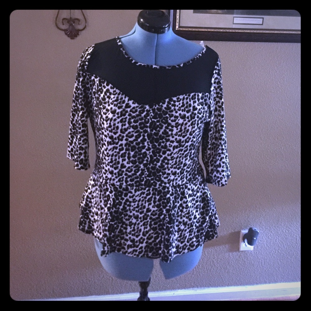 Annabelle top size 1x  New
