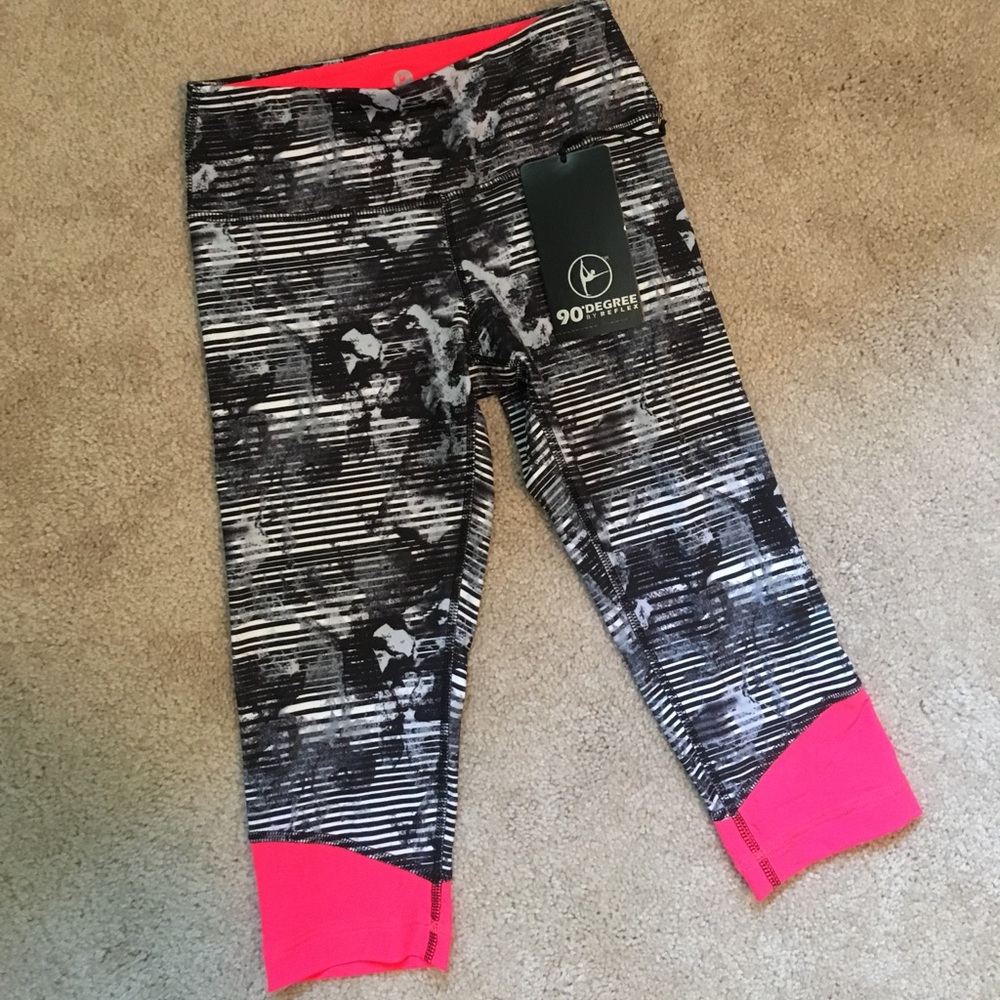 🔥SALE!🔥 90 Degree by Reflex 'Smoky Line' Capris