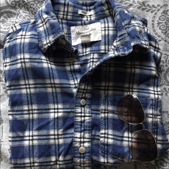 SOLD //ABERCROMBIE & FITCH FLANNEL - Picture 2 of 3