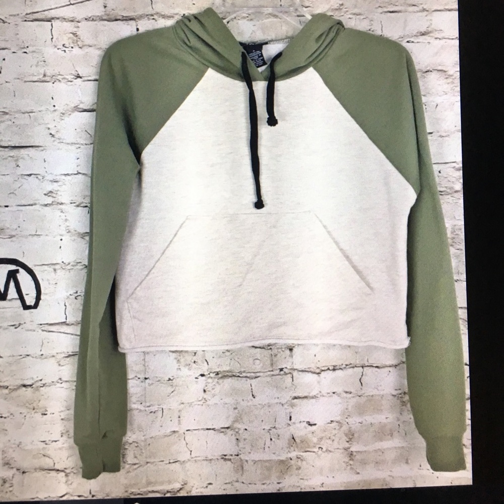 Rue 21 cropped hoodie SMALL ivory green sweatshirt