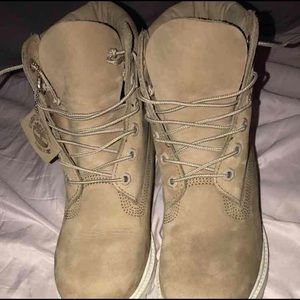 Bone/white timberlands