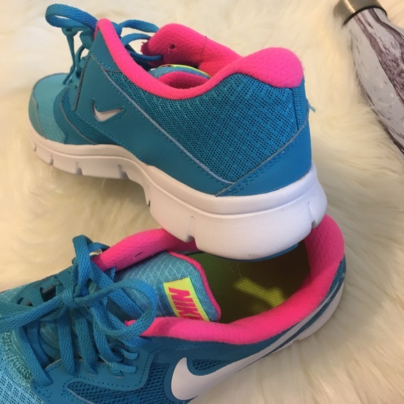 🚫SOLD🚫Like new Nike sneakers 👟 - Picture 7 of 8