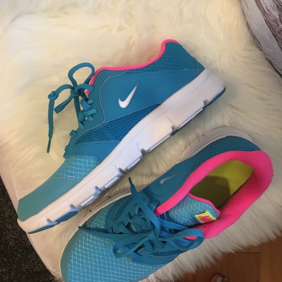 🚫SOLD🚫Like new Nike sneakers 👟 - Picture 8 of 8