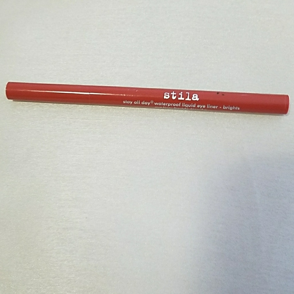 Stila liquid eye liner - Picture 1 of 5