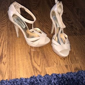 Steve Madden T strap heels nude size 6