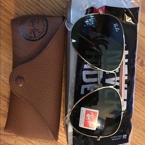 BRAND NEW Ray-Ban Aviator glasses