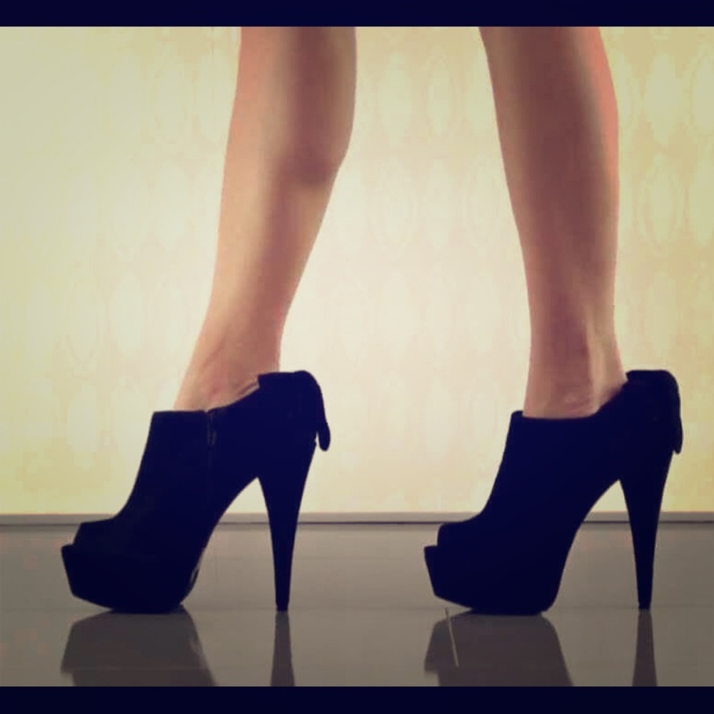 Jessica Simpson black suede bootie