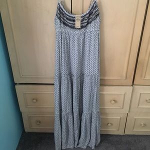 American eagle maxi dress, white and navy blue!!