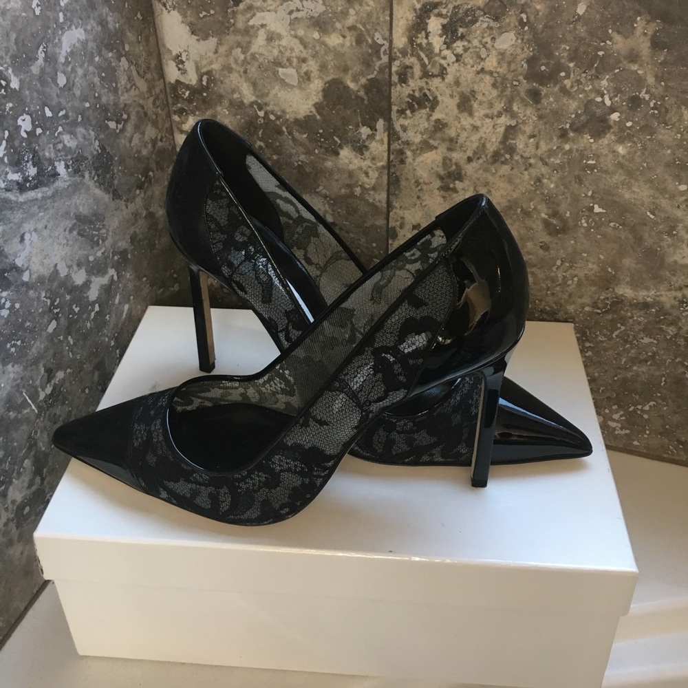 Manolo blahnik lace pumps sz 39