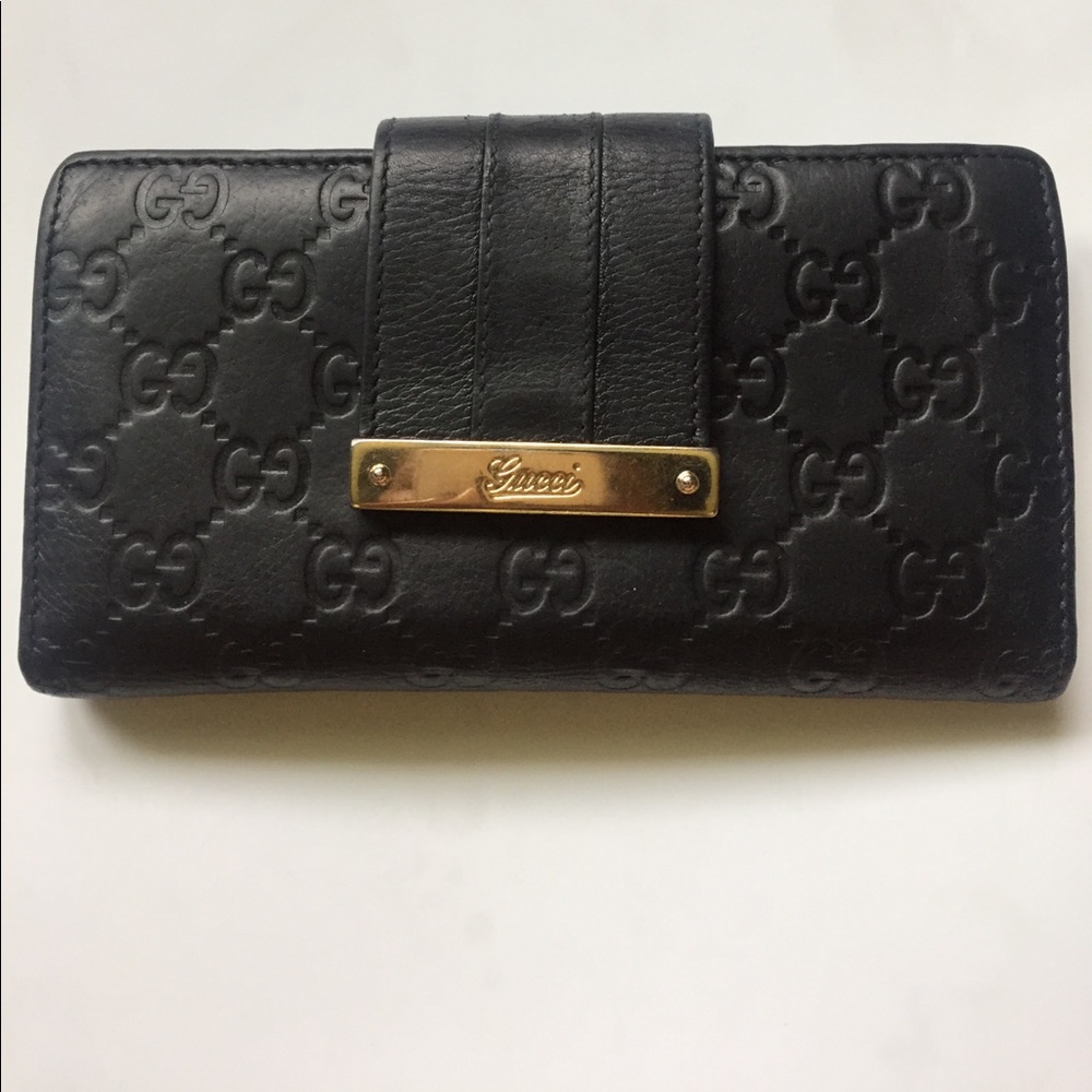 SOLD! Gucci wallet