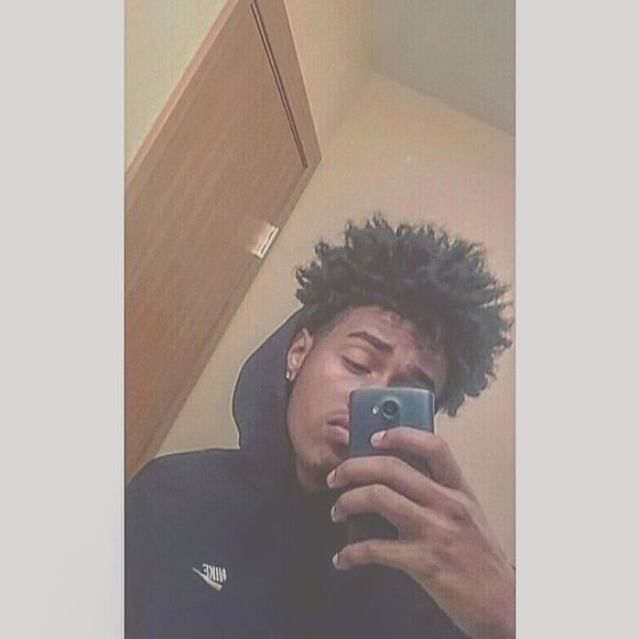 Meet your Posher, Derell - Picture 1 of 1