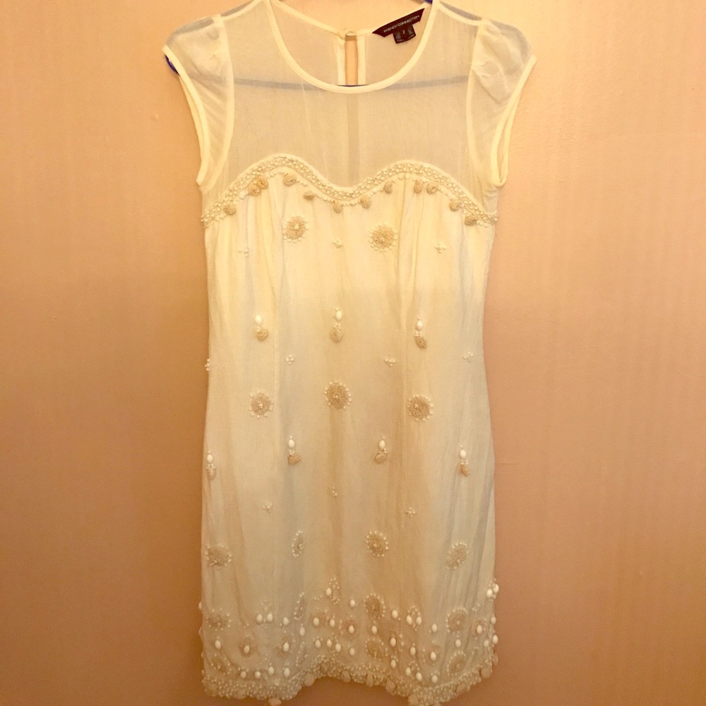 Tons of details in this beautiful linen dress