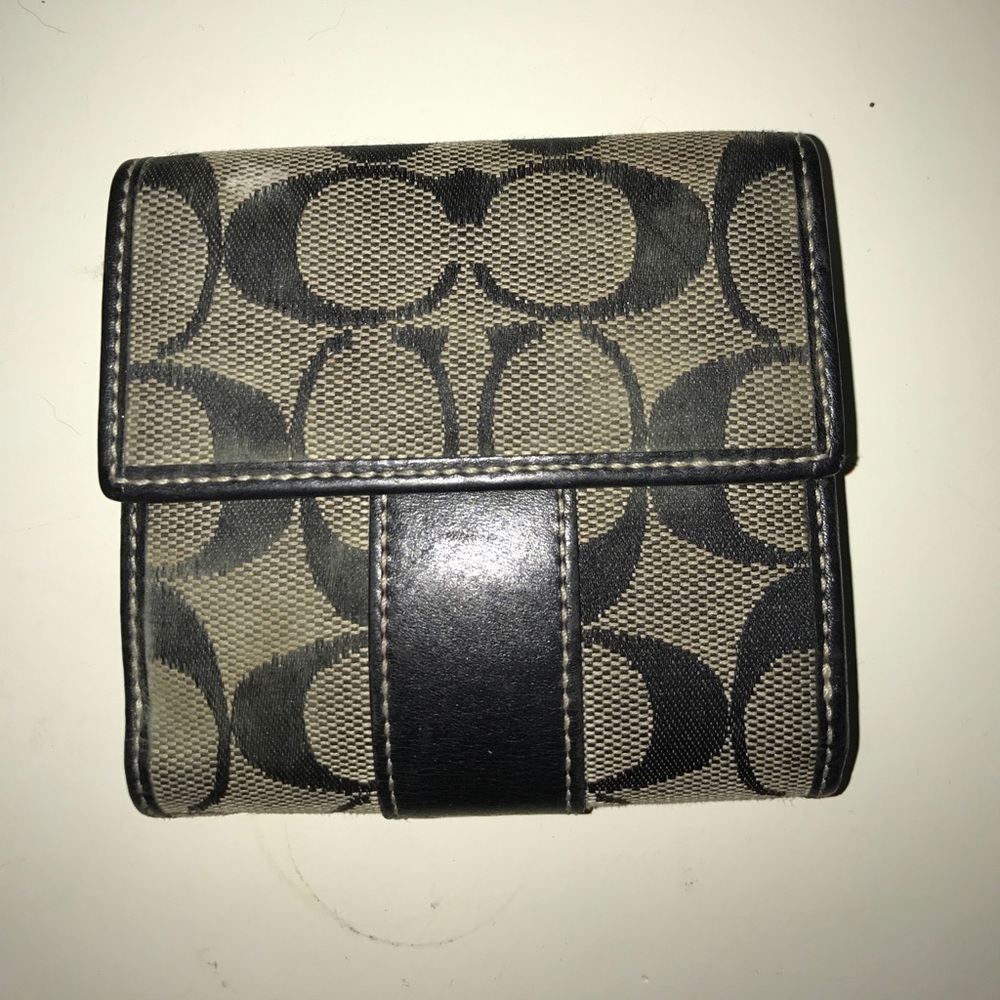 COACH WALLET PATTERNED BLQCK AND GREY