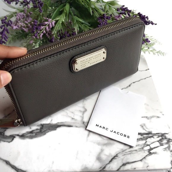 Marc Jacobs New Q Slim Continental Leather Wallet - Picture 2 of 7