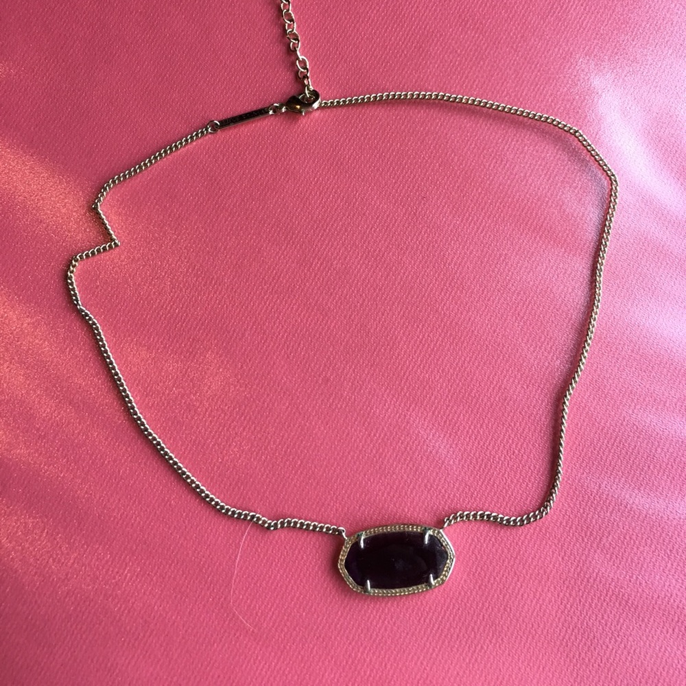 Kendra Scott necklace