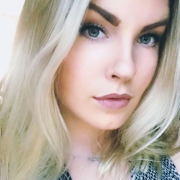 Meet your Posher, Allison - Picture 2 of 4