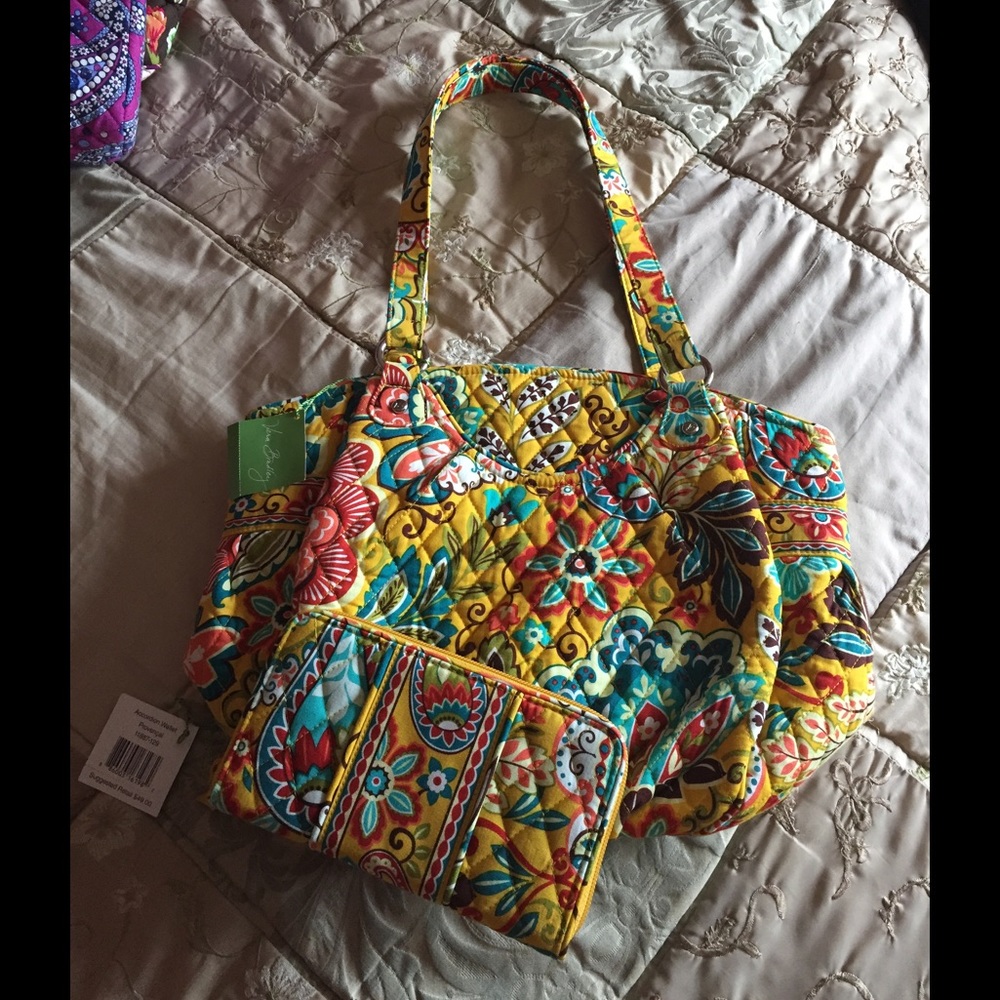 🚫SOLD🚫💐Vera Bradley Tote bag and wallet