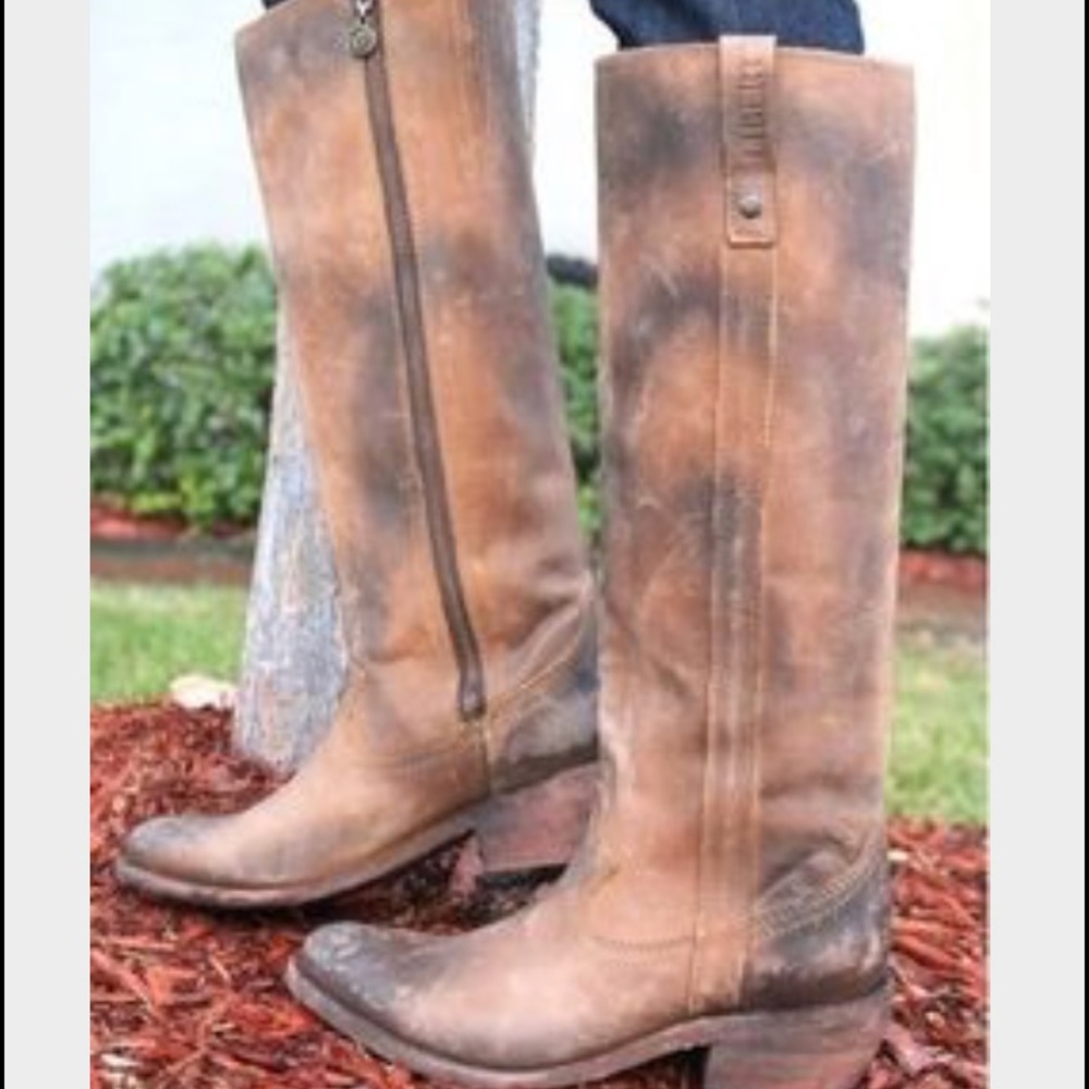 Rugged Liberty Black distressed boots Women's 10