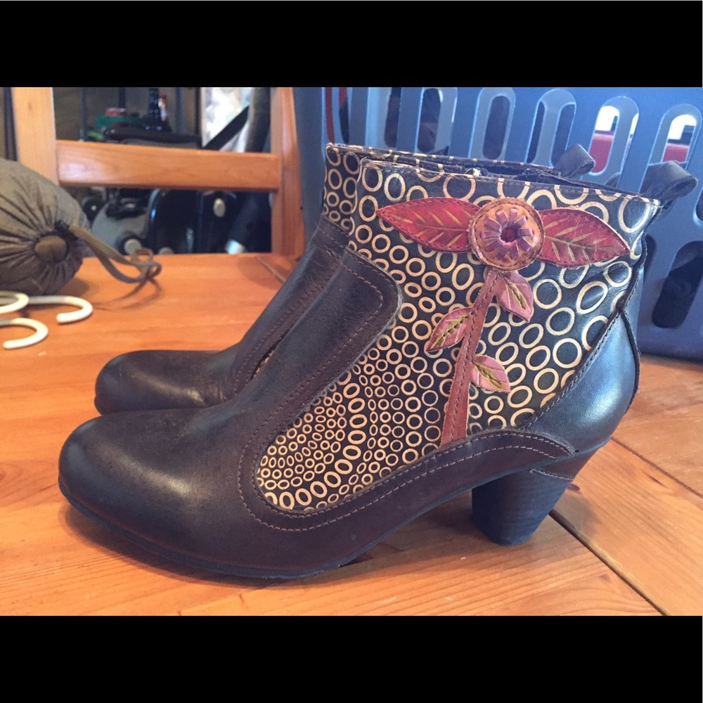 Spring step leather booties