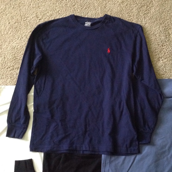 ❌SOLD❌ Polo Longsleeve Tshirt - Picture 2 of 5