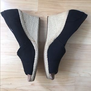 Toms wedges