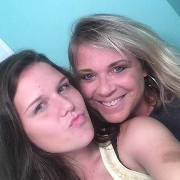 Meet your Posher, Ronda - Picture 4 of 5