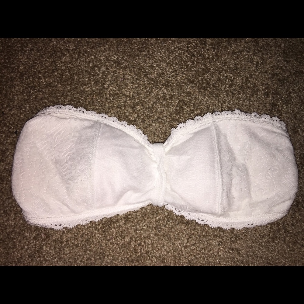 🌸 Hollister, white lace strapless bra