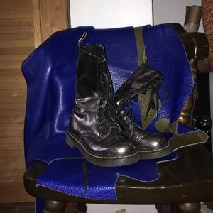 METALLIC DR.MARTENS