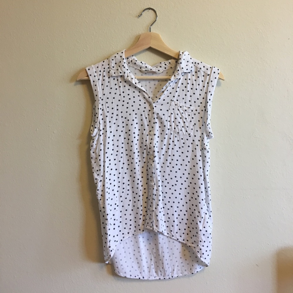 H&M sleeveless blouse.