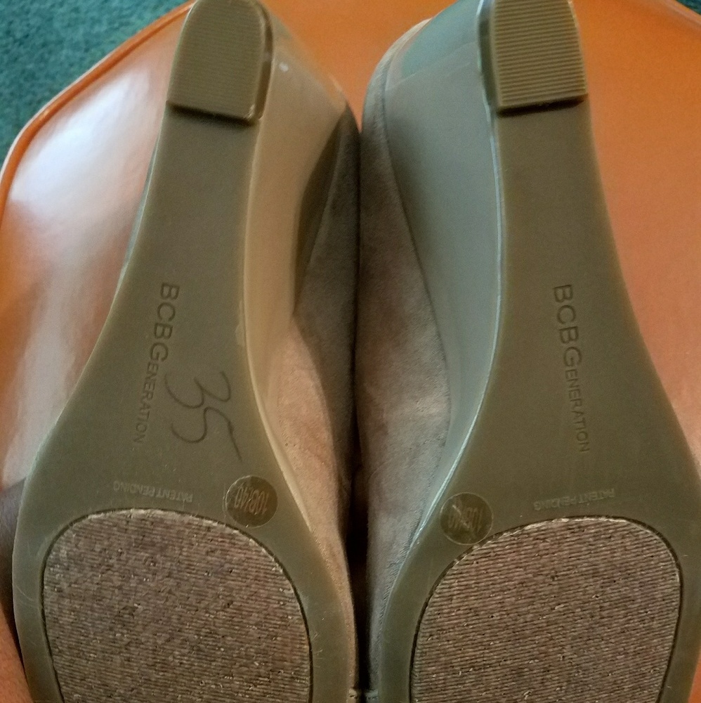 Shoes - Picture 4 of 4