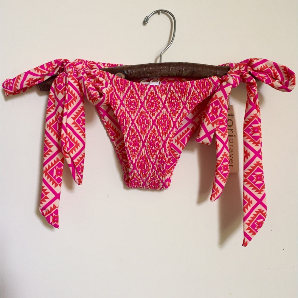 NWT Tori Praver Fuchsia Aztec Print Bottoms
