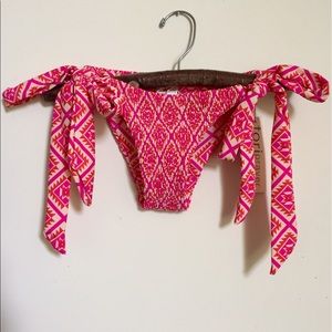 NWT Tori Praver Fuchsia Aztec Print Bottoms