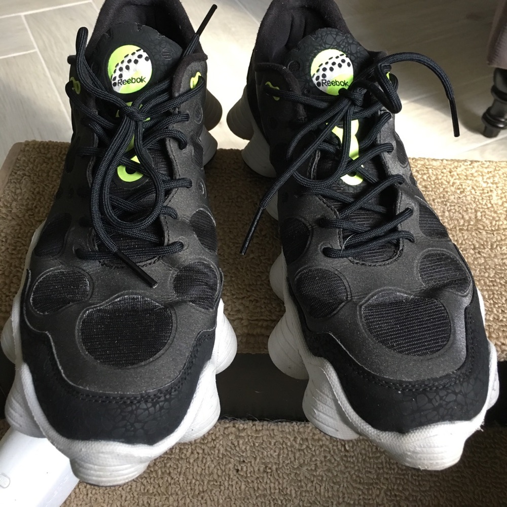 Reebok beautiful shoe!!