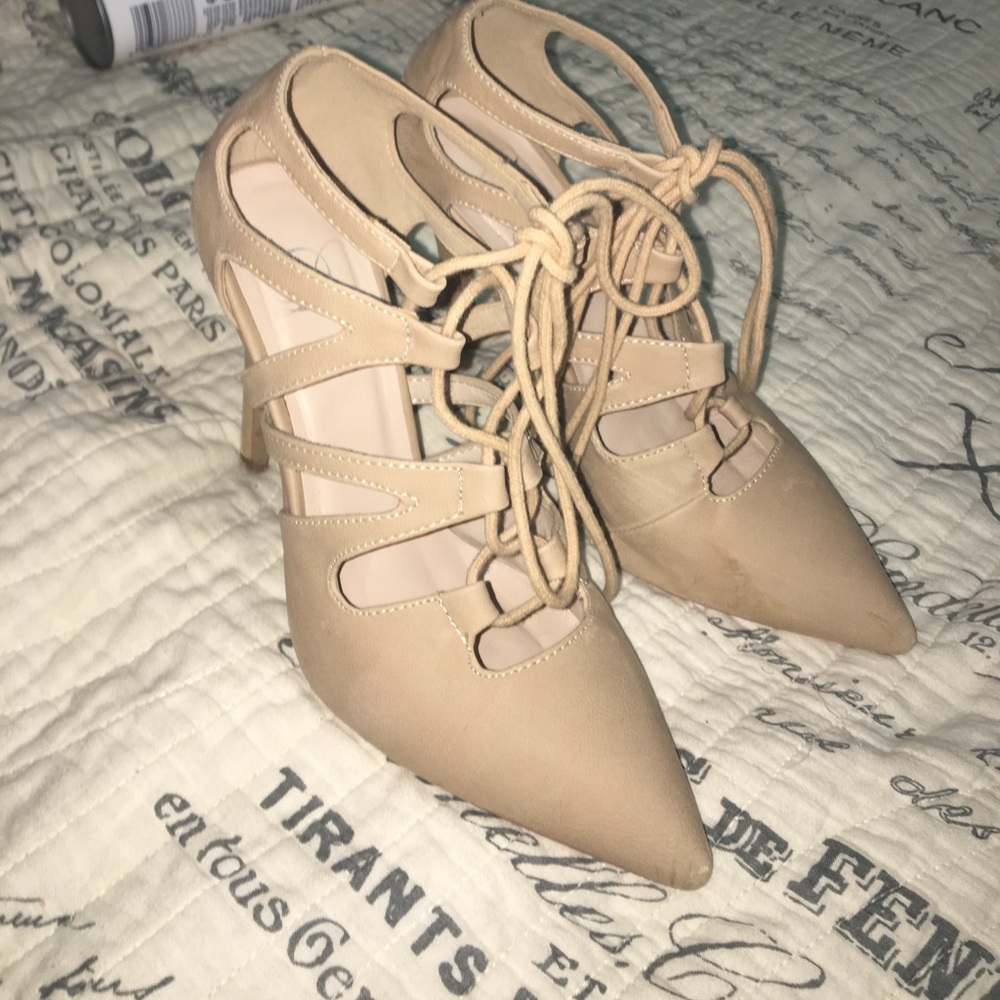 CUTE HIGH HEELS.