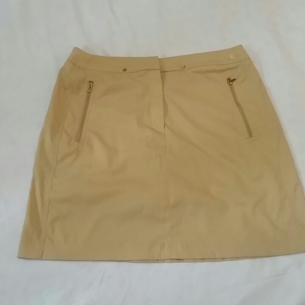 Tail Tech skirt sz 8