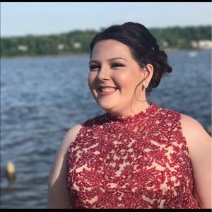 Meet your Posher, Olivia