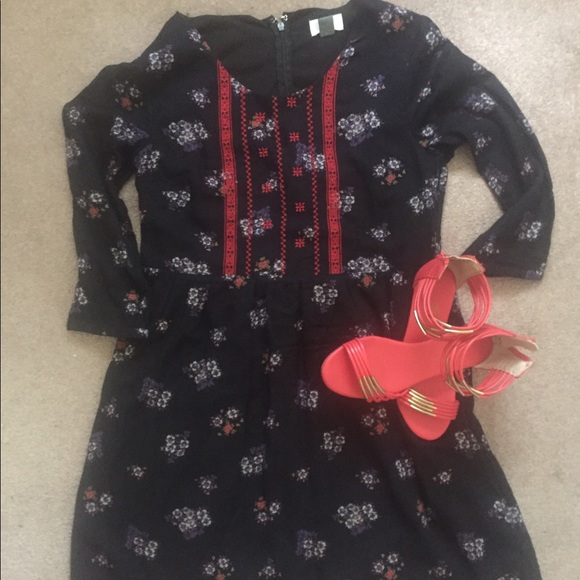 Rock and Republic Sandals!! - Picture 5 of 7