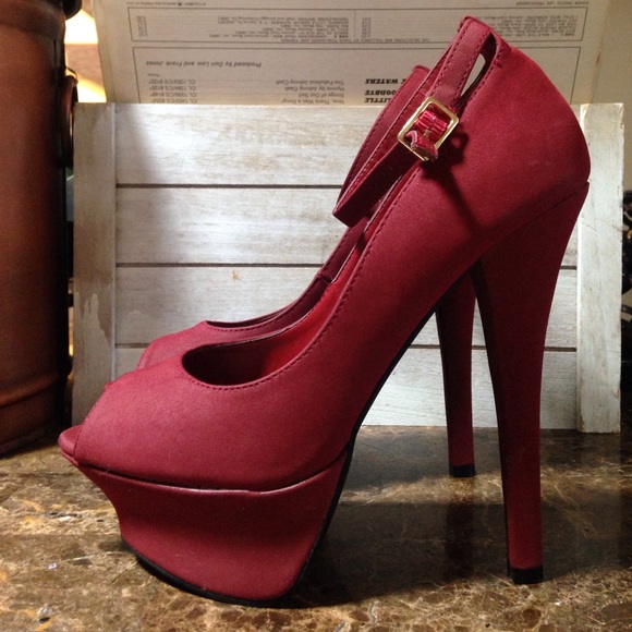 Platform heels. - Picture 2 of 8
