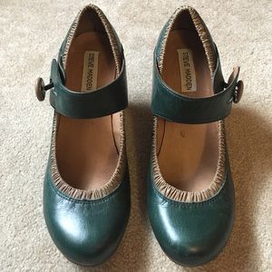 Vintage style Steve Madden pumps