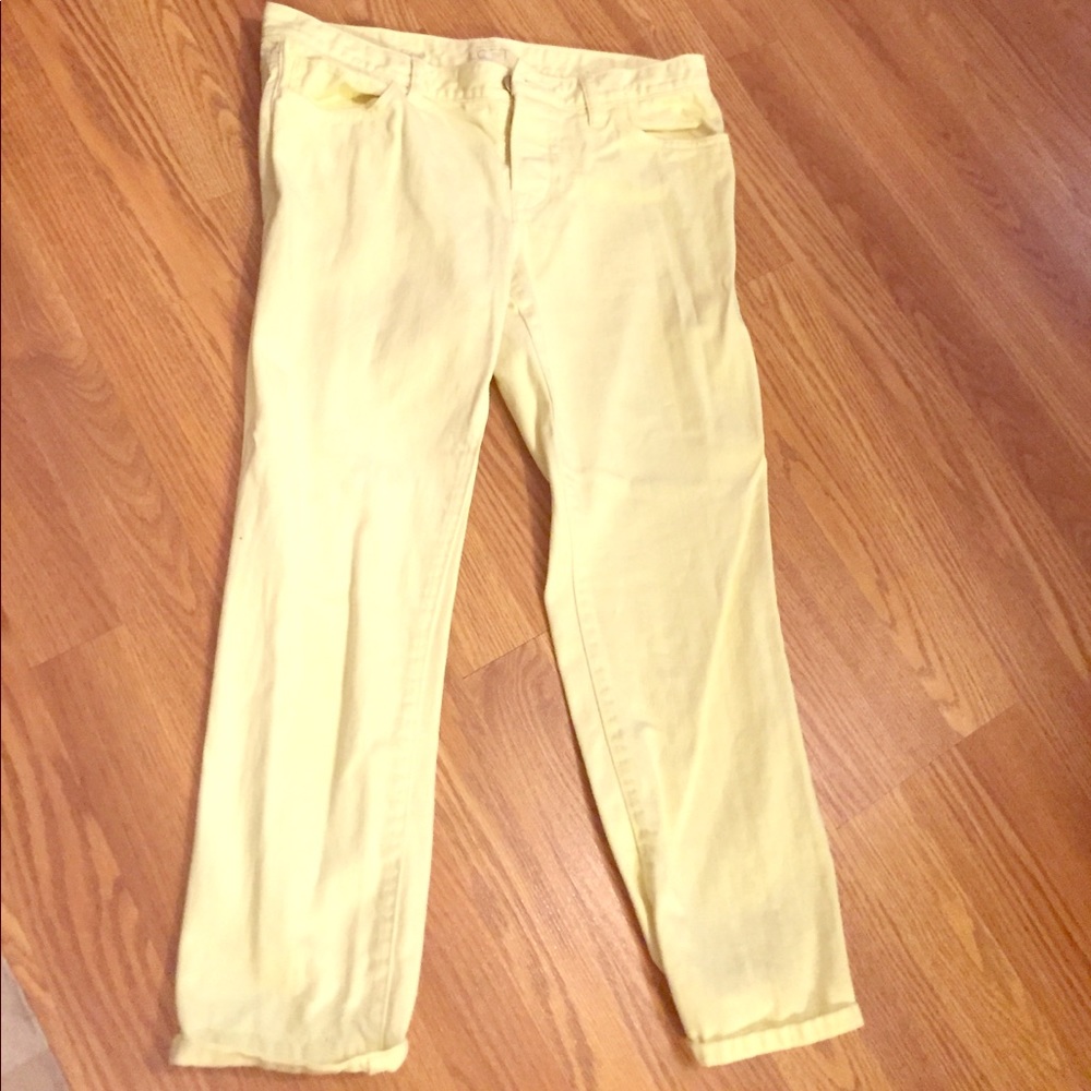Light yellow Capri jeans