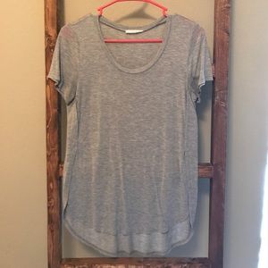 heather grey tee