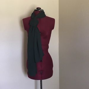 A green scarf